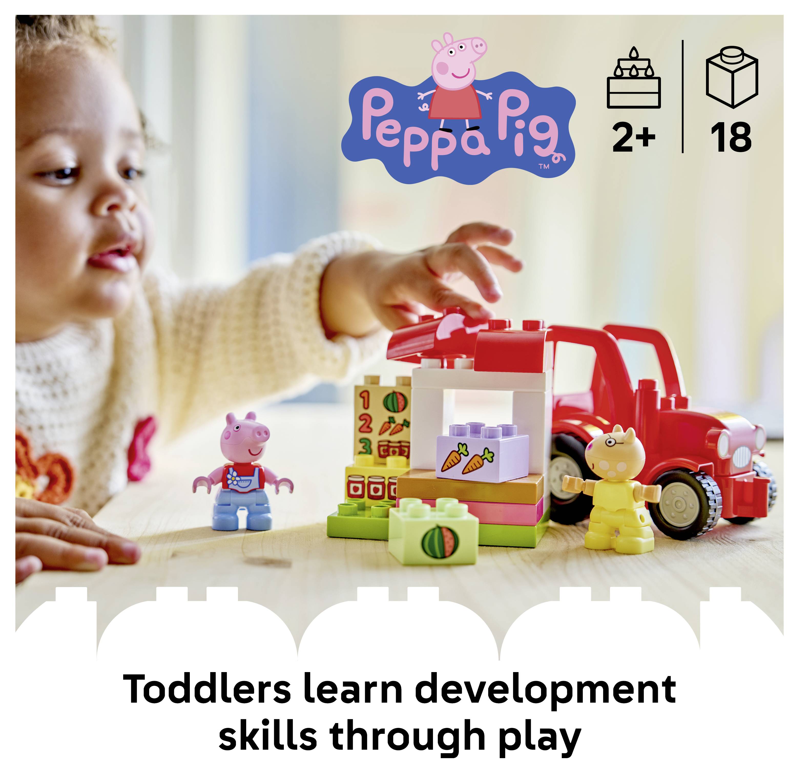 Malé dítě si hraje se sadou hraček Peppa Pig, která obsahuje červené auto, postavičky a kostky. Text zní: 'Batole se učí rozvojové dovednosti prostřednictvím hry'.