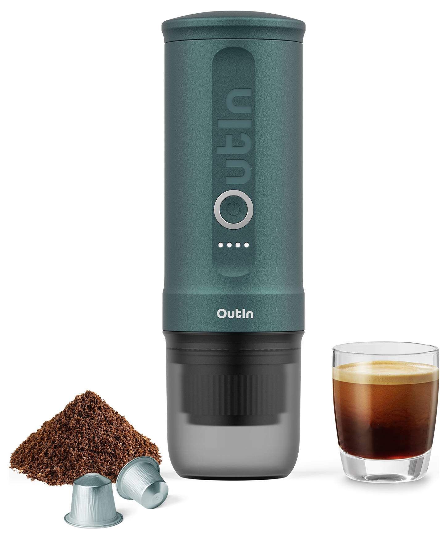Přenosný kávovar v tealové barvě s čerstvě připraveným espresso vedle kávového prášku a kapslí.