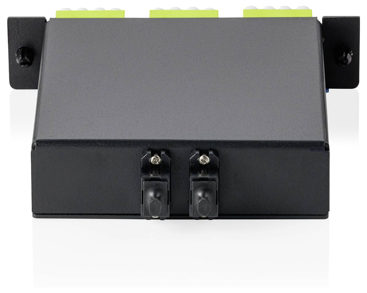 Malé, černé elektronické zařízení s více porty na horní straně, pravděpodobně určené pro síťová nebo komunikační připojení.