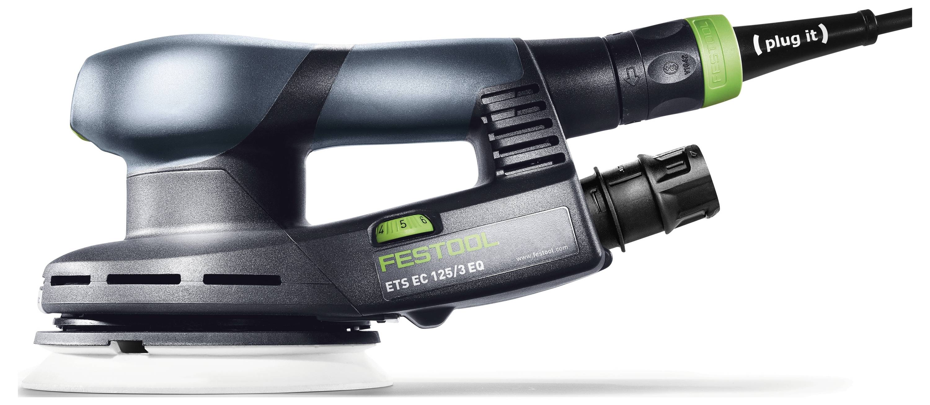 Festool ETS EC 125/3 EQ bruska, kompaktní elektrický stroj pro dokončování povrchů, vybavený ergonomickou rukojetí a konektorem „plug it" pro napájecí kabel.