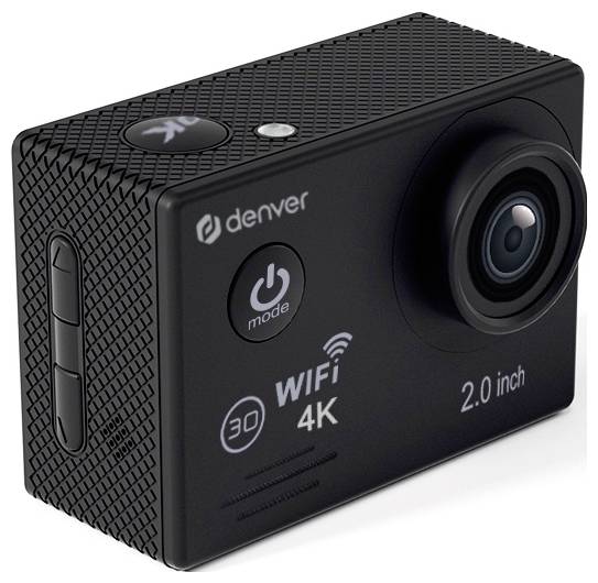 Černá outdoorová kamera s WiFi a 4K možnostmi, s 2,0palcovým displejem. Na horní straně jsou viditelná tlačítka pro režim a vypnutí.