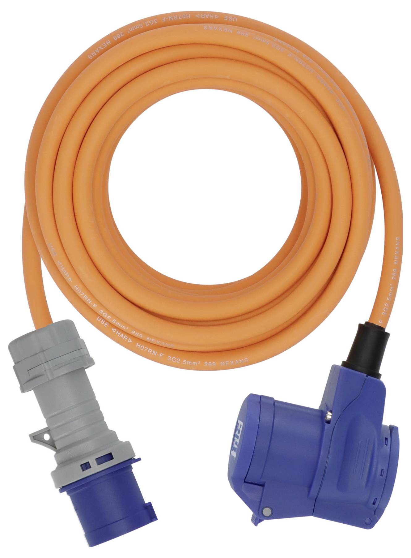 Oranžový vinutý elektrický kabel s modrými a šedými konektory zástrčky na bílém pozadí.