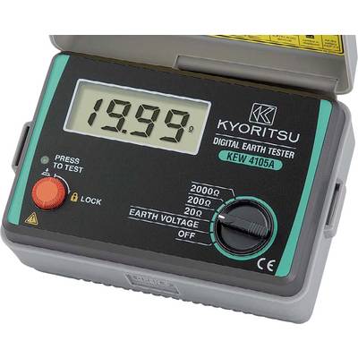 Digitální přístroj na měření uzemnění zobrazující „19.99" s otočným ciferníkem pro nastavení napětí uzemnění, tlačítkem zámku a tlačítkem pro spuštění testu.