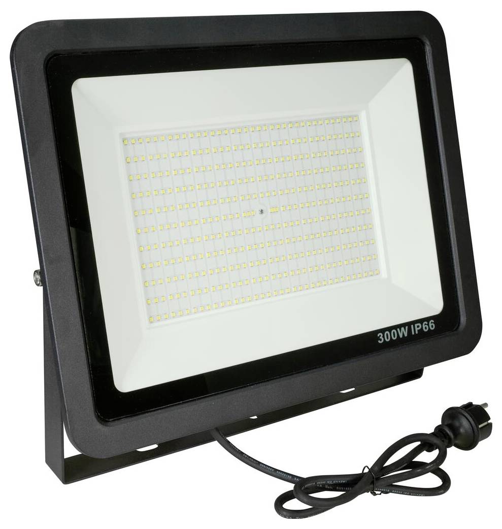 Černý reflektor 300W IP66 s velkým polem LED žárovek uspořádaných v řadách; připojena je napájecí šňůra s vidlicí.