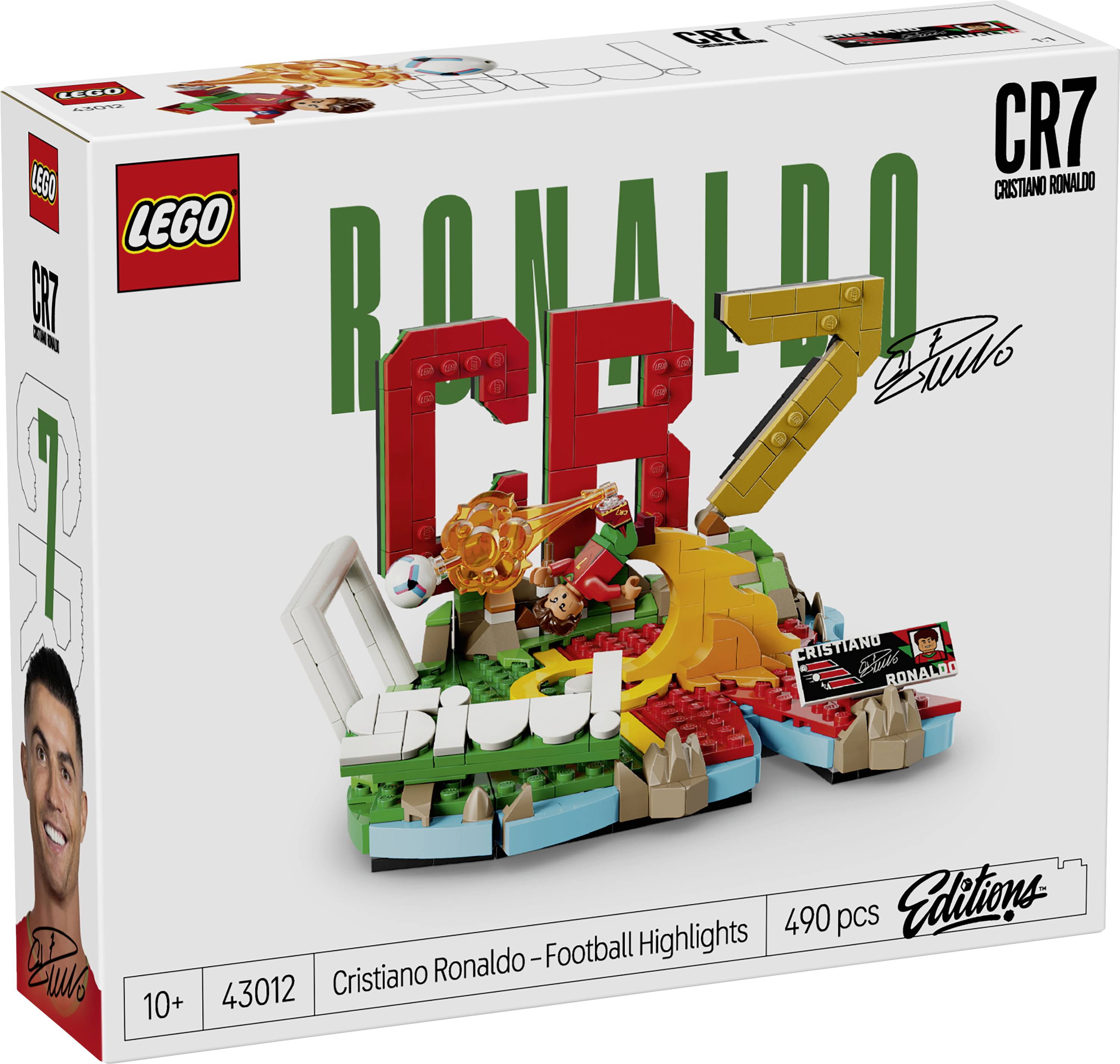 LEGO CR7 Cristiano Ronaldo fotbalové hrdinné momenty sada v krabici, 490 dílků, se stylizovanou scénou Ronalda a označením věk 10+.