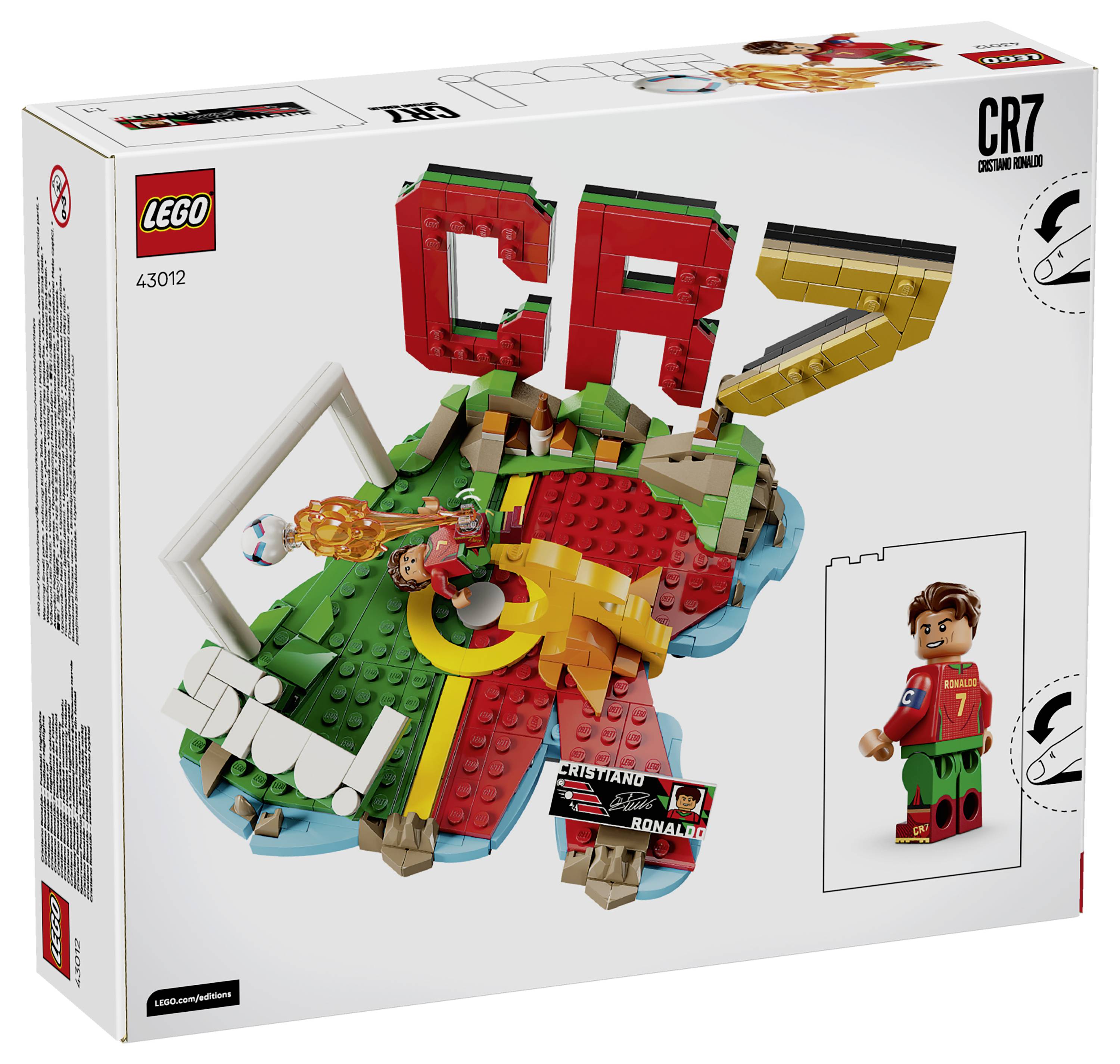 Krabice sady LEGO CR7 s fotbalovým motivem obsahující minifigurku Cristiana Ronalda a velký displej s nápisem "CR7".