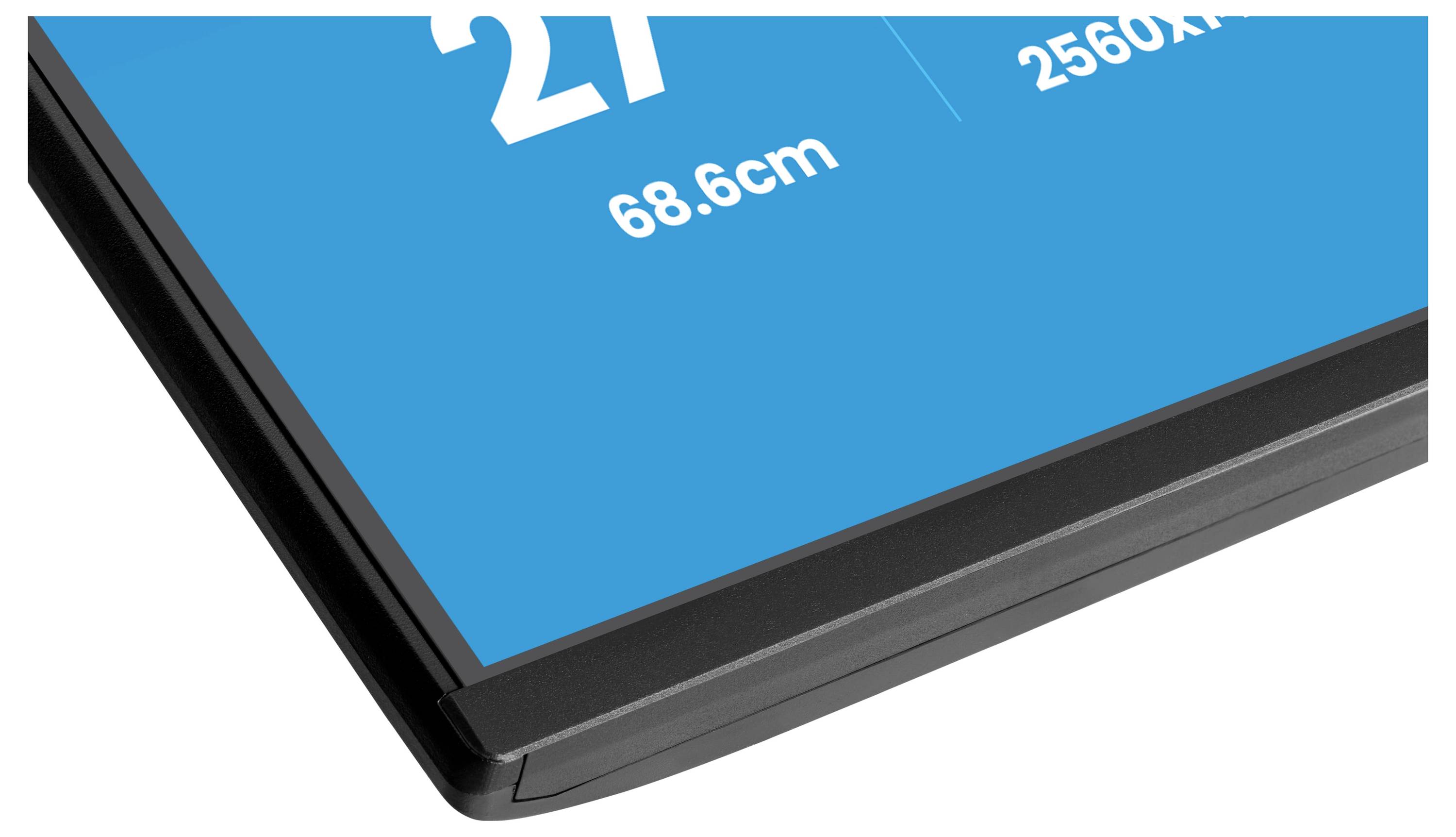 Roh počítačového monitoru zobrazující modrý displej s textem „27", „68,6 cm" a „2560x1440", ukazující jeho velikost a rozlišení.