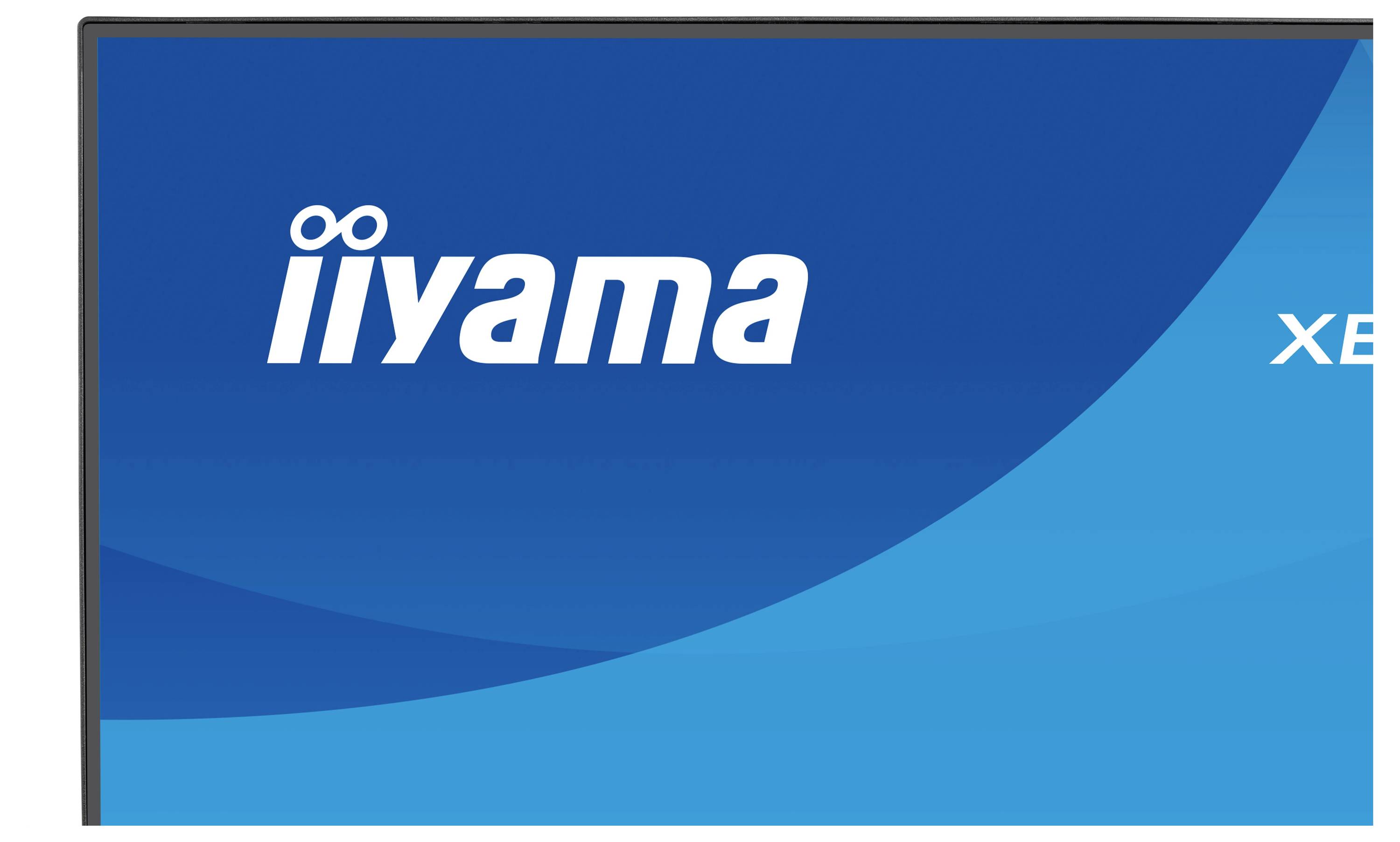 Logotyp "iiyama" na modrém pozadí s abstraktním vlnitým designem.