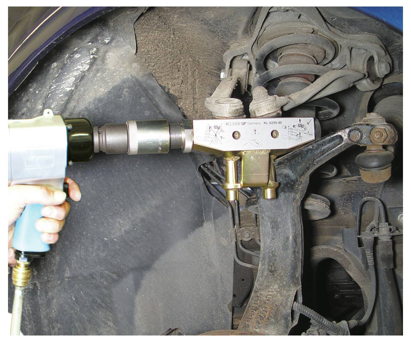 Gedore Automotive 1754483 KL-0250-40 Srážeč pro svorkový šroub, Audi A4 / VW Passat-1