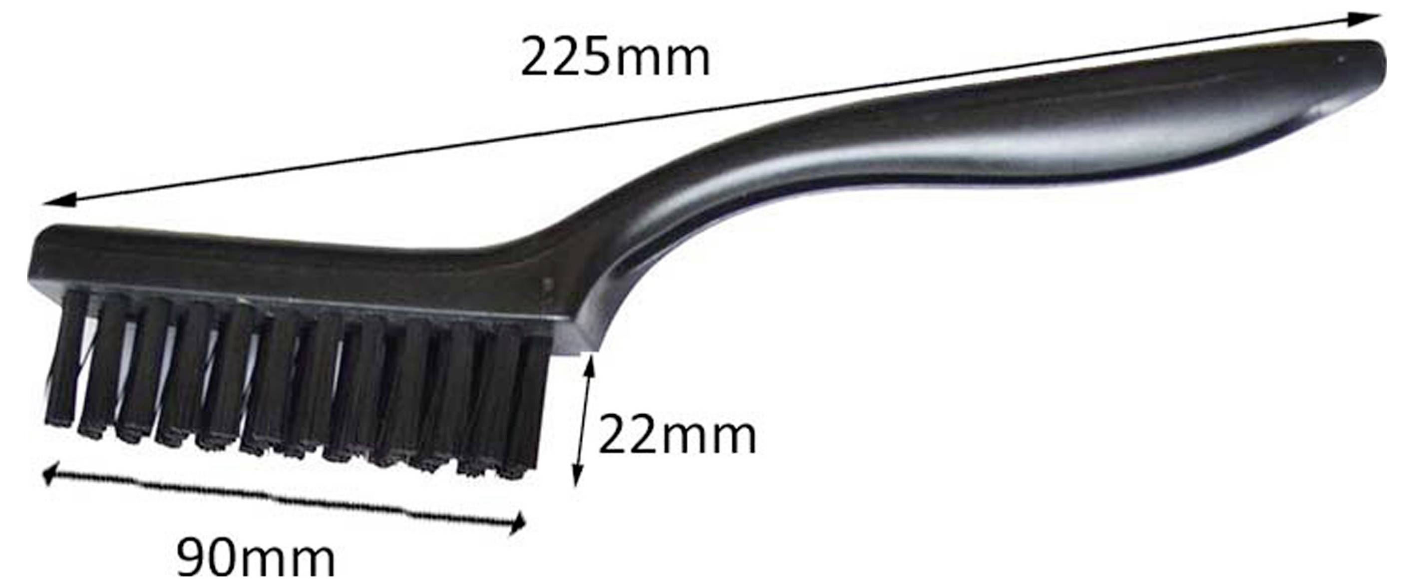 Černý hřeben na péči s vyznačenými rozměry: délka 225 mm, šířka hlavy 90 mm a výška štětinek 22 mm.