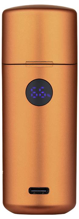 Oranžové nabíjecí elektronické zařízení s digitálním displejem udávajícím stav baterie.