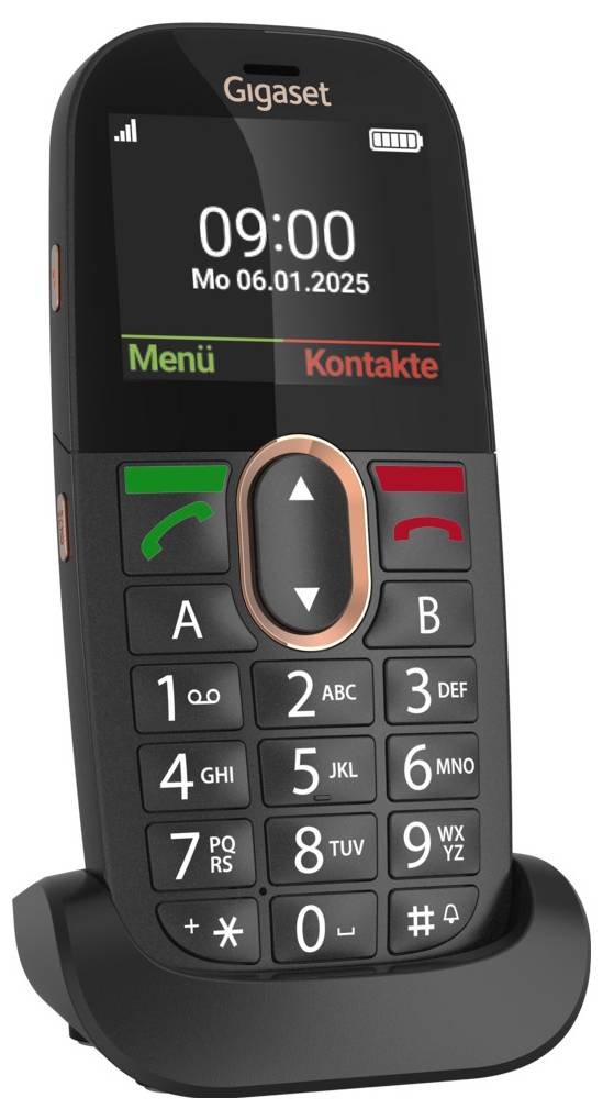 Černý a bronzový bezdrátový telefon s digitálním displejem zobrazujícím datum a čas. Jsou viditelná velká tlačítka označená písmeny a čísly.