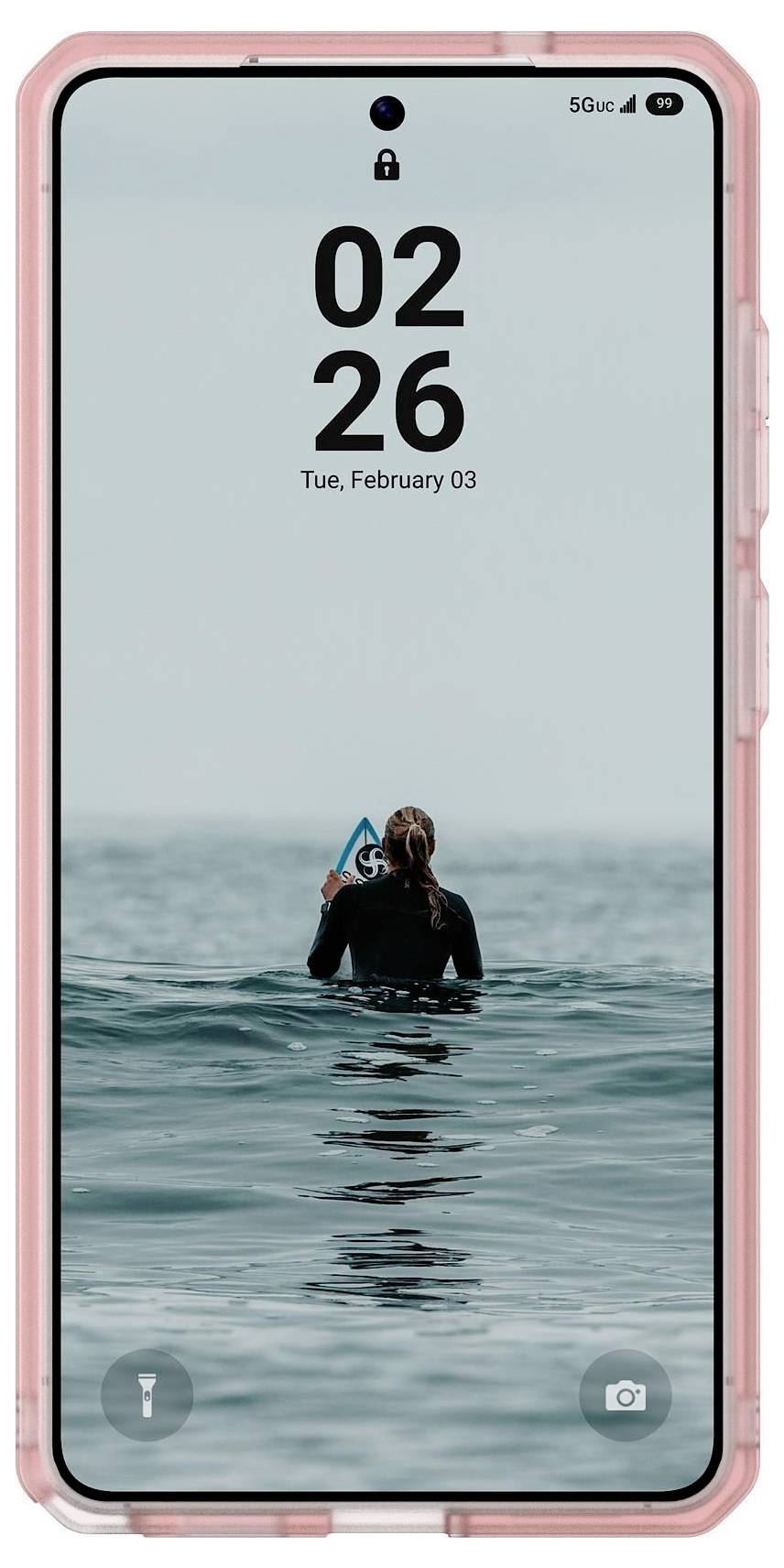 Smartphone s černou obrazovkou a růžovým pouzdrem, zobrazený pod mírným úhlem bez viditelného značení nebo textu.