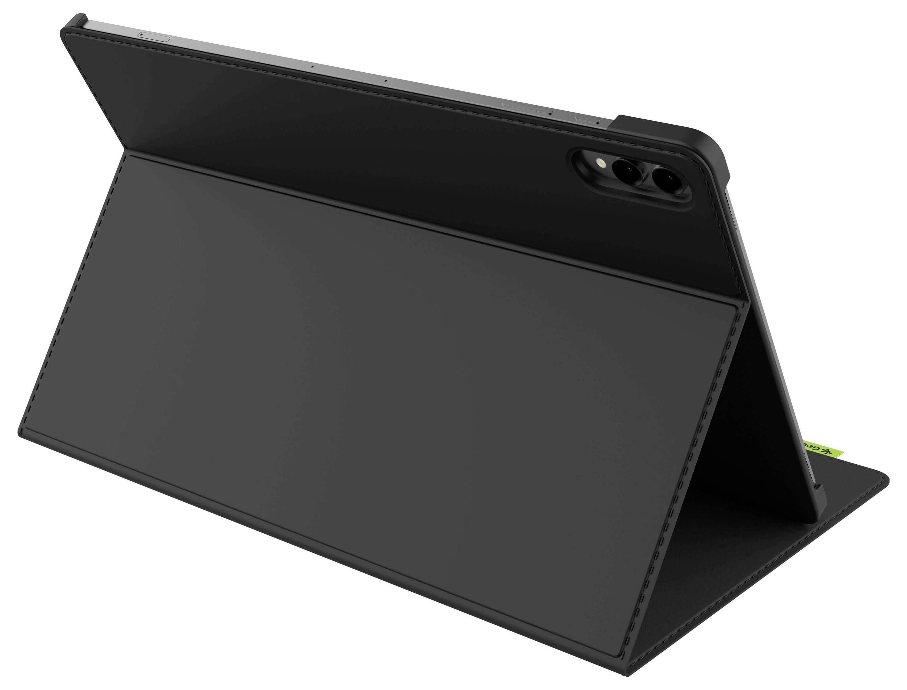 Černý obal na tablet se skládá do stojanu, který podpírá tablet v orientaci na šířku. Obal má elegantní, minimalistický design.