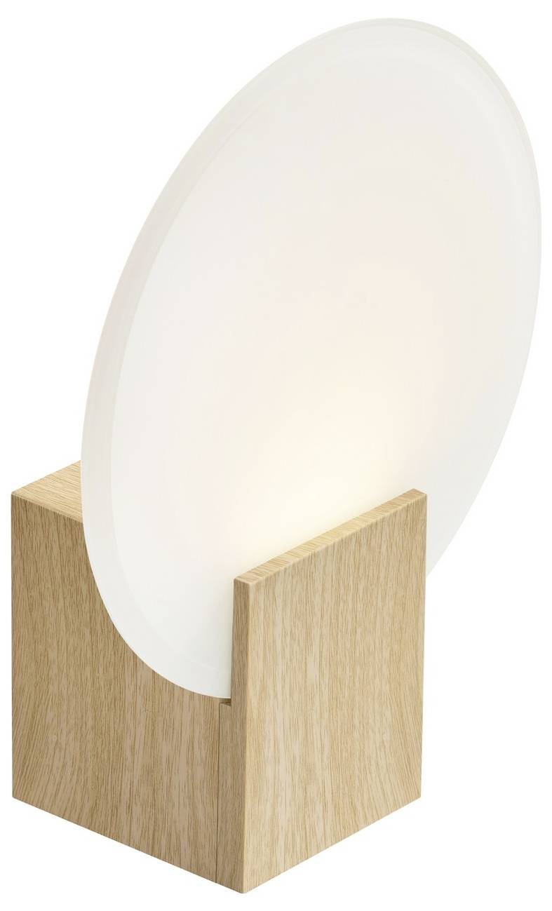 Moderní stolní lampa s kulatým matným stínítkem z mléčného skla umístěným na minimalistické dřevěné podstavě, která vytváří měkké okolní světlo.