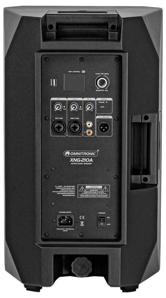 Zadní panel reproduktoru značený "Omnitronic XMG-210A" s ovládacími knoflíky, vstupními a výstupními zásuvkami a různými porty.