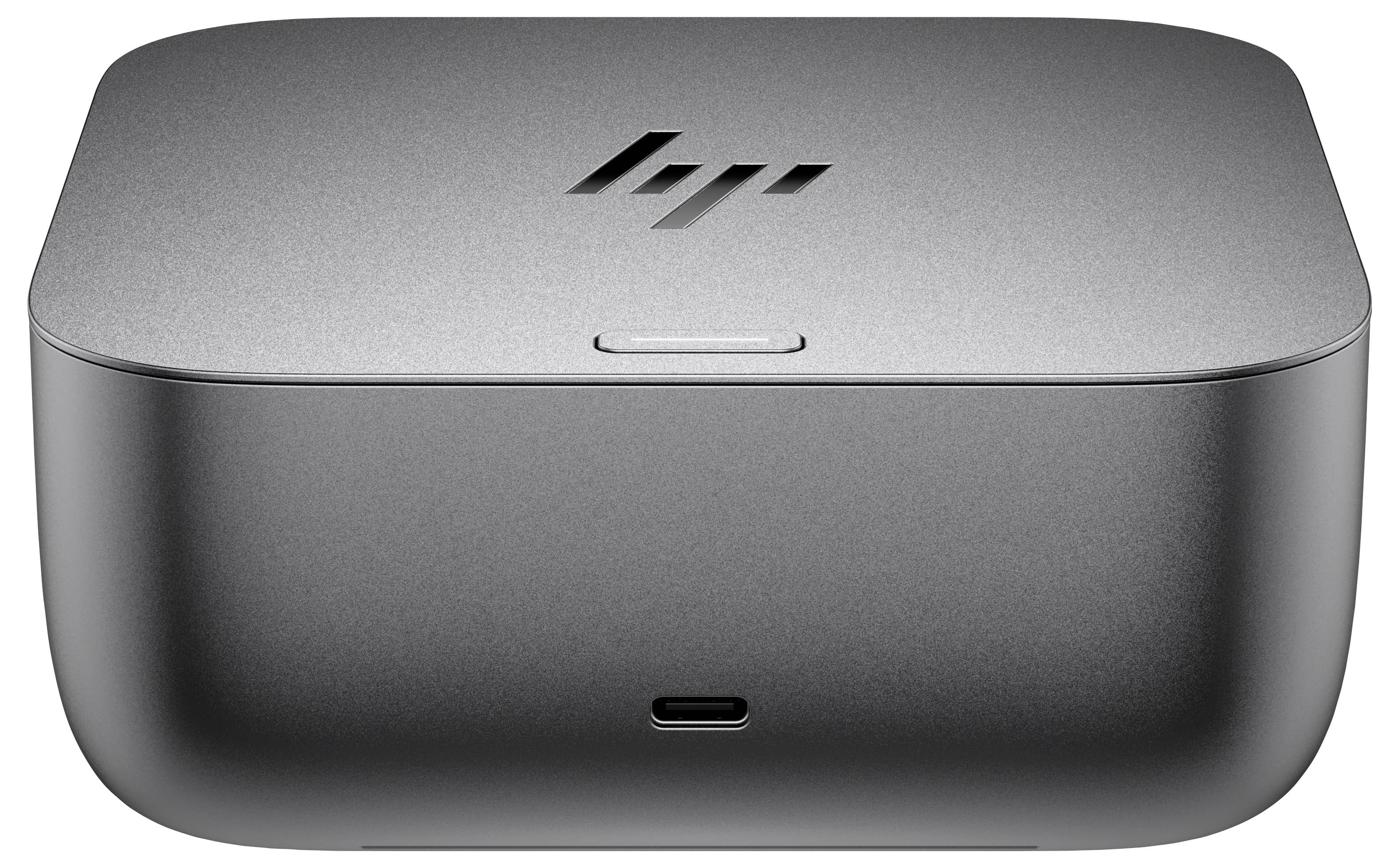 Elegantní šedá dokovací stanice HP s portem USB-C a tlačítkem na přední straně, která má na horním povrchu vyryténé logo HP.