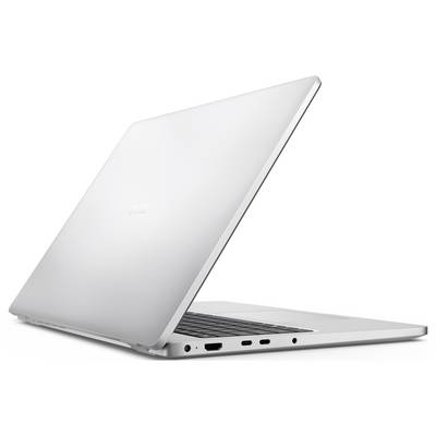 Elegantní stříbrný notebook částečně zavřený, který vykazuje štíhlý design s viditelnými porty na straně.