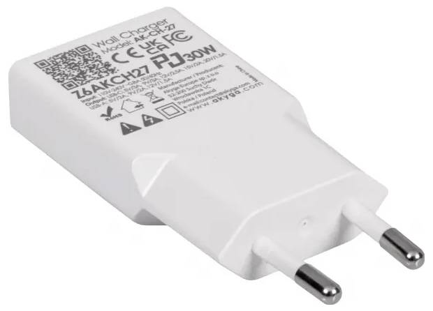 Bílá nástěnná nabíječka se dvěma kolíky a textem ukazujícím model "KL-PD2", specifikace vstupů a výstupů a QR kód.