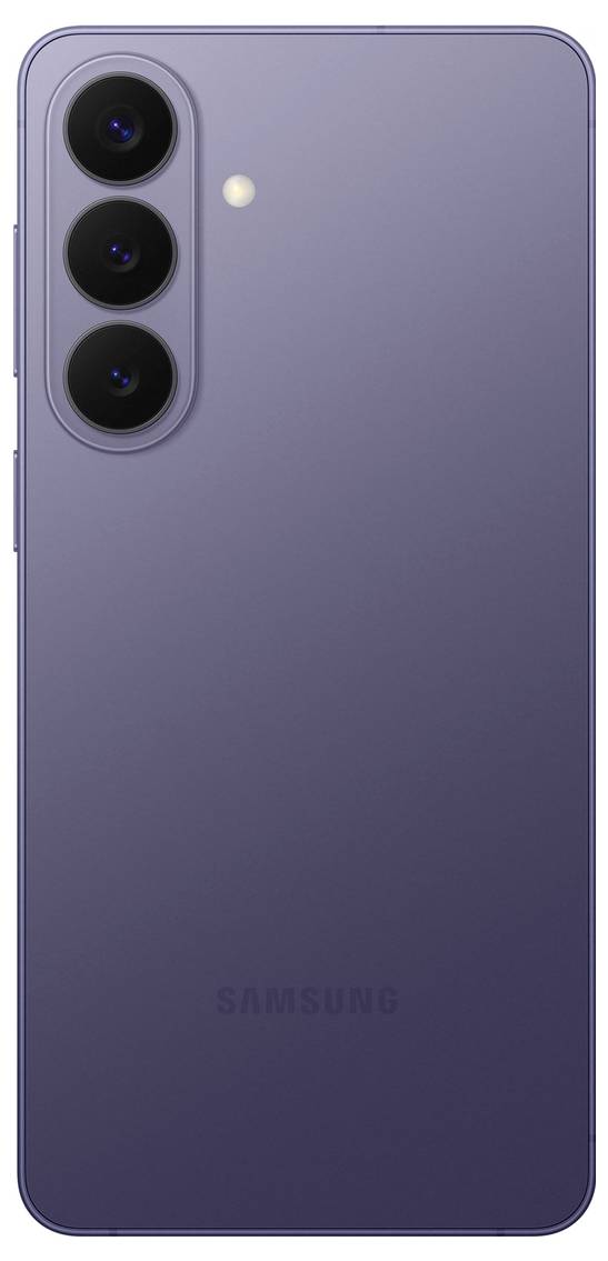 Smartphone pozorovaný zezadu, zobrazující tři fotoaparátové čočky zarovnané svisle a světlo. Telefon má elegantní, moderní design.