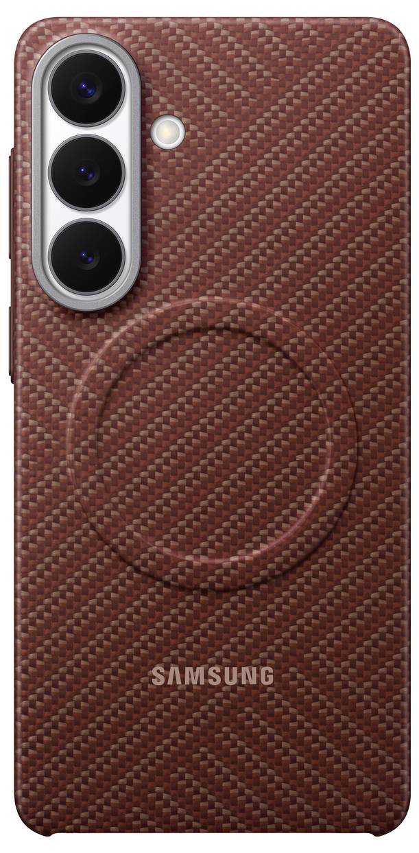 Samsung smartphone s červeným texturovaným pouzdrem s třemi objektivy fotoaparátu a bleskem nahoře. Na pouzdře je viditelné logo Samsung.