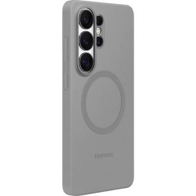 Smartphone s šedým pouzdrem s logem Samsung a výrazným fotoaparátem se čtyřmi objektivy a bleskem na zadní straně.