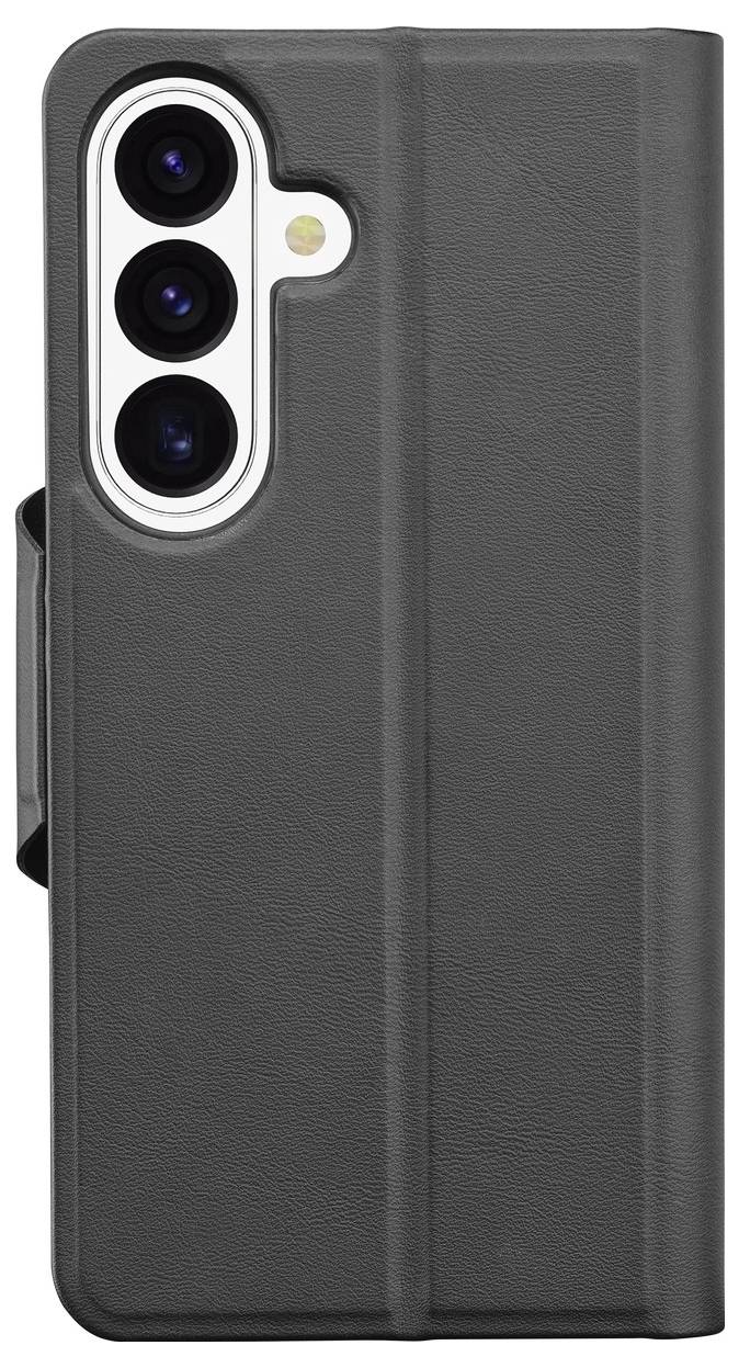 Černé pouzdro na telefon s výřezem pro fotoaparát na rozevřeném skládacím telefonu. Na složené sekci jsou viditelné tři fotoaparátové čočky.