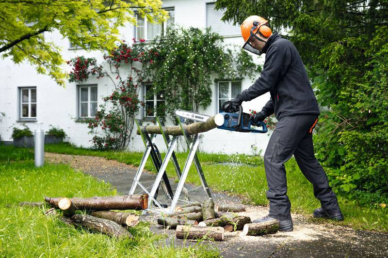 Bosch Professional GKE 18V-40 akumulátor Aku řetězová pila + akumulátor-5