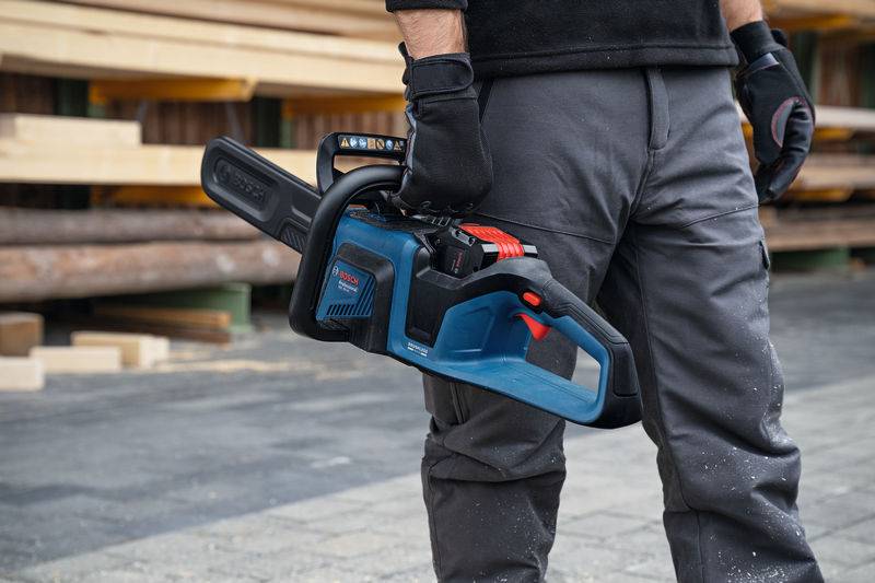 Bosch Professional GKE 18V-40 akumulátor Aku řetězová pila + akumulátor-9