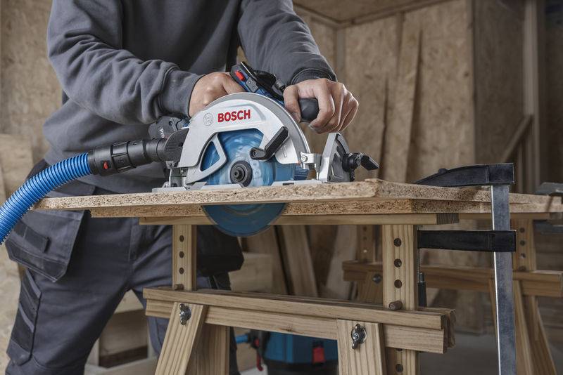 Bosch Professional GKS 18V-68-2 aku ruční kotoučová pila, max. řez 69 mm, bez akumulátoru, 18.0 V, 06016D0001-6
