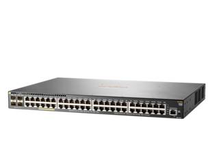 Síťový přepínač s více porty Ethernet, vhodný pro připojení různých zařízení v počítačové síti pro efektivní přenos dat.