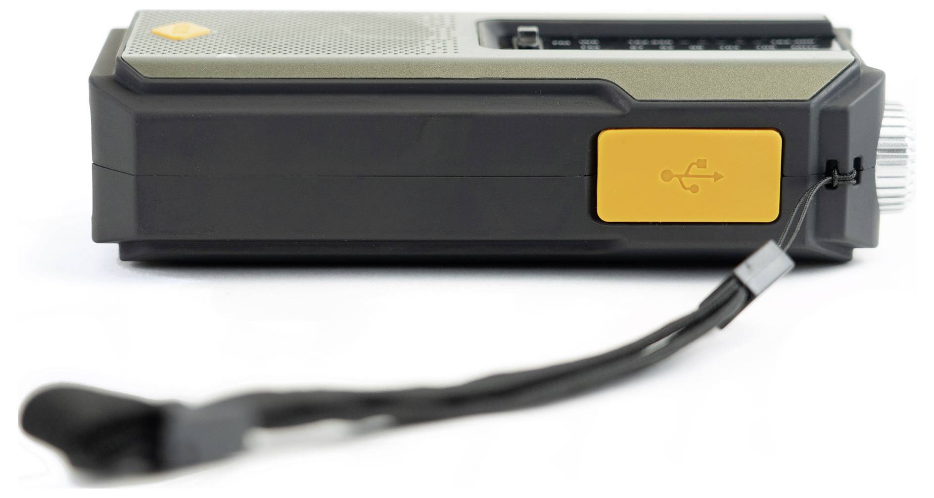 Detailní snímek černého a šedého přenosného elektronického zařízení s oranžovým USB portem a připevněným páskem.