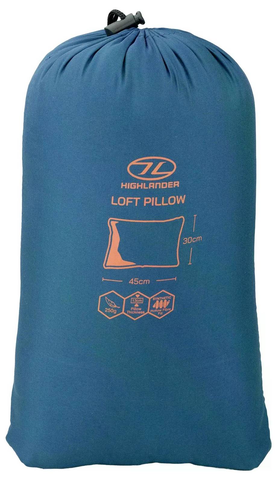 Modrá tašta se stahovací šňůrou s textem "Highlander Loft Pillow", obryskresleným grafickým prvkem polštáře, rozměry 45cm x 30cm a ikony materiálů.