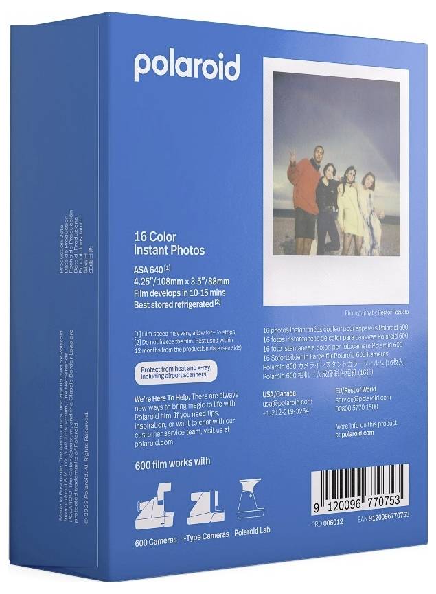 Modrá krabička Polaroid filmu zobrazující ukázkovou fotografii a podrobnosti produktu, včetně kompatibility s různými modely fotoaparátů Polaroid.