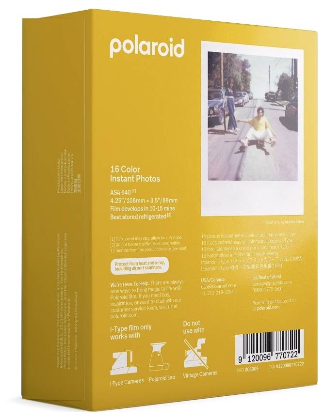 Žlutá krabice barevných instantních fotografií Polaroid 16, zobrazující vzorový snímek dvou osob na ulici. Obsahuje specifikace a návody.