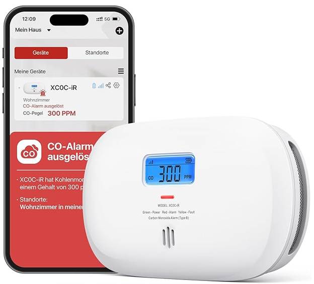 Alarm CO zobrazuje 300 PPM a upozorňuje prostřednictvím aplikace na obrazovce chytrého telefonu, což signalizuje zvýšenou hladinu oxidu uhelnatého v domácím prostředí.