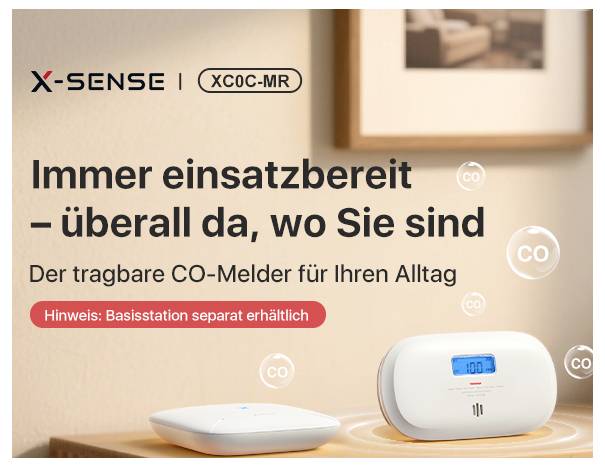 Přenosný detektor oxidu uhelnatého od X-Sense na stole. Text: 'Vždy připraven k použití – všude tam, kde jste vy. Poznámka: Základnová stanice je dostupná samostatně.'