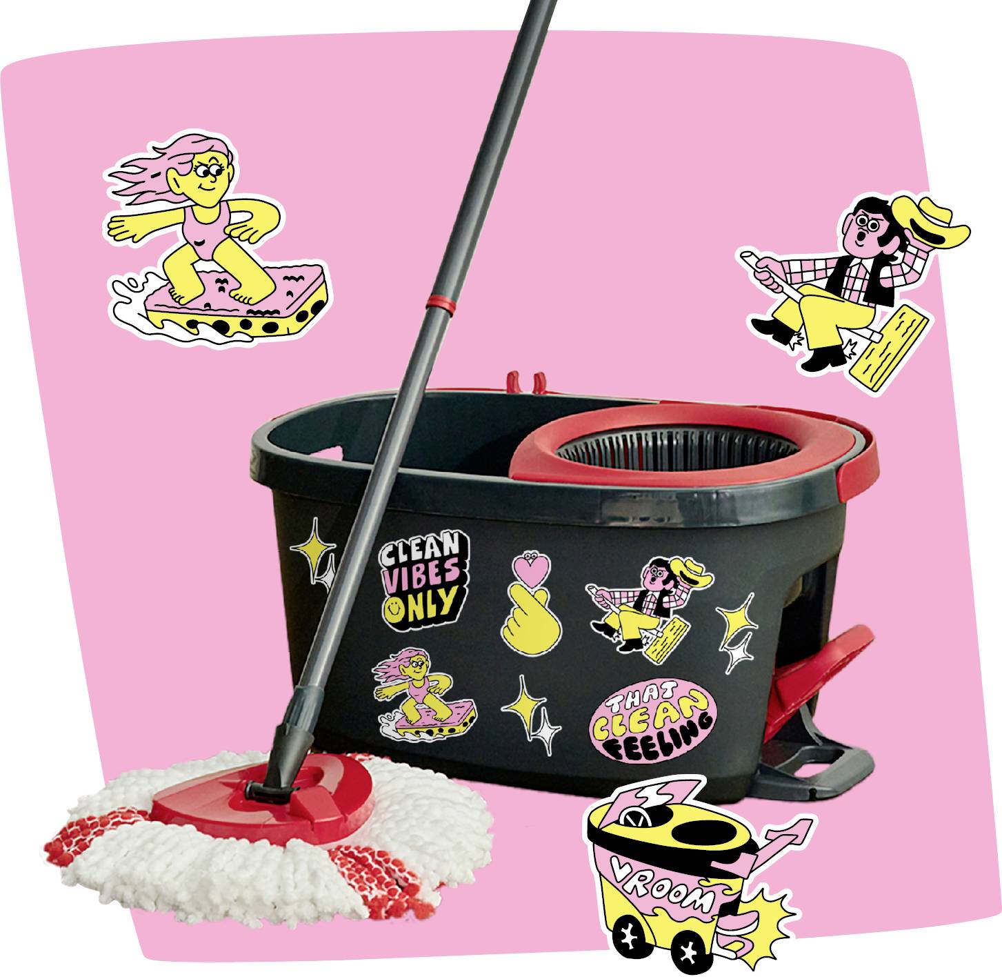 Růžová rotující mop a sada kbelíku s barevnými nálepkami "Clean vibes only" a kreslený čistícími grafiky na růžovém pozadí.