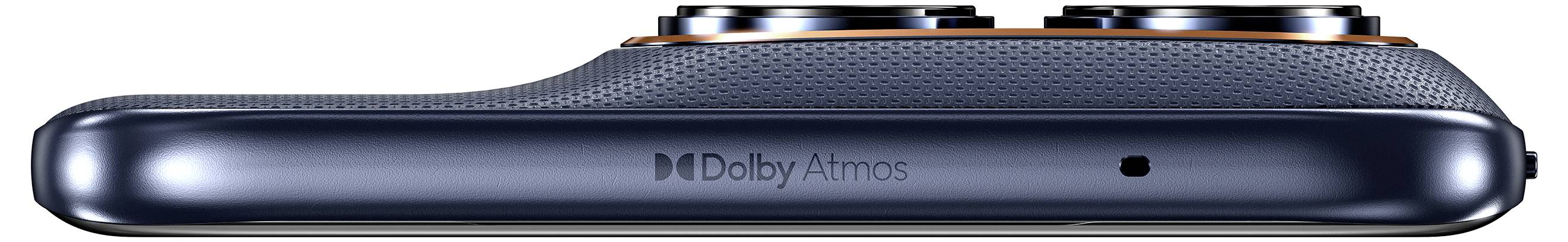 Boční pohled na chytrý telefon ukazující horní hranu se strukturovaným zadním krytem, centrálně umístěným logem Dolby Atmos a otvory reproduktoru/portu.