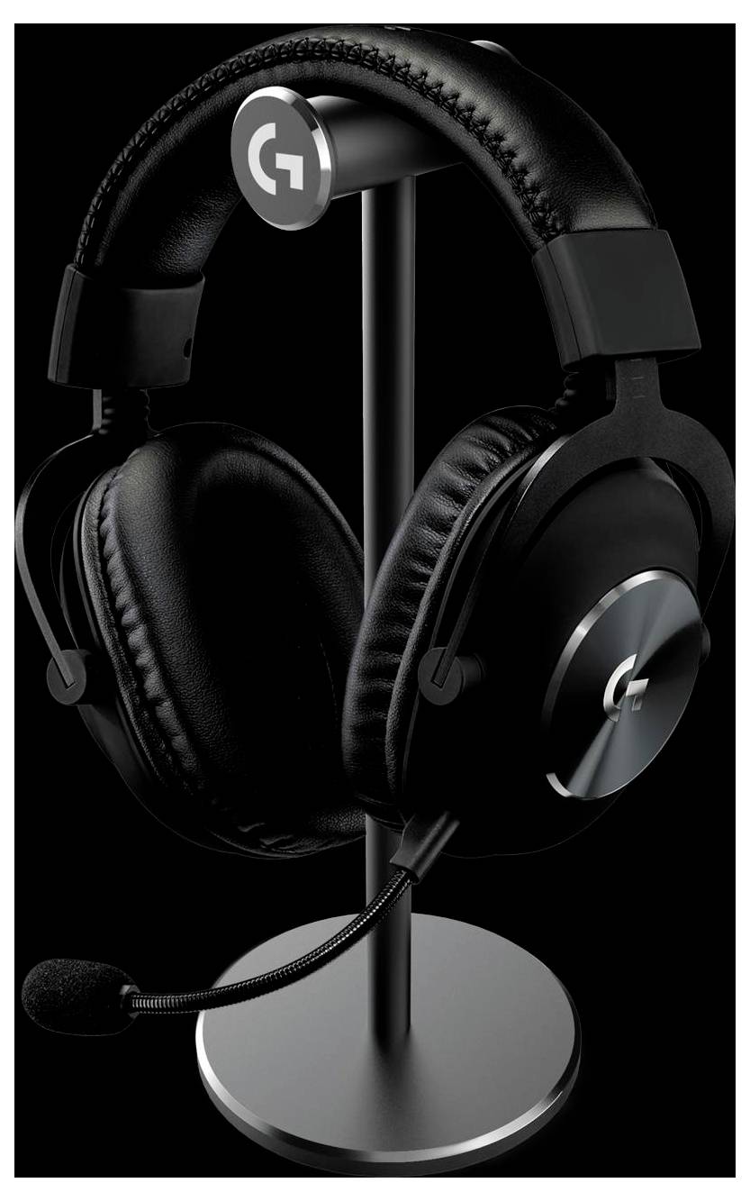 Černá herní sluchátka Logitech s výsuvným mikrofonem zobrazená na stojanu proti černému pozadí.