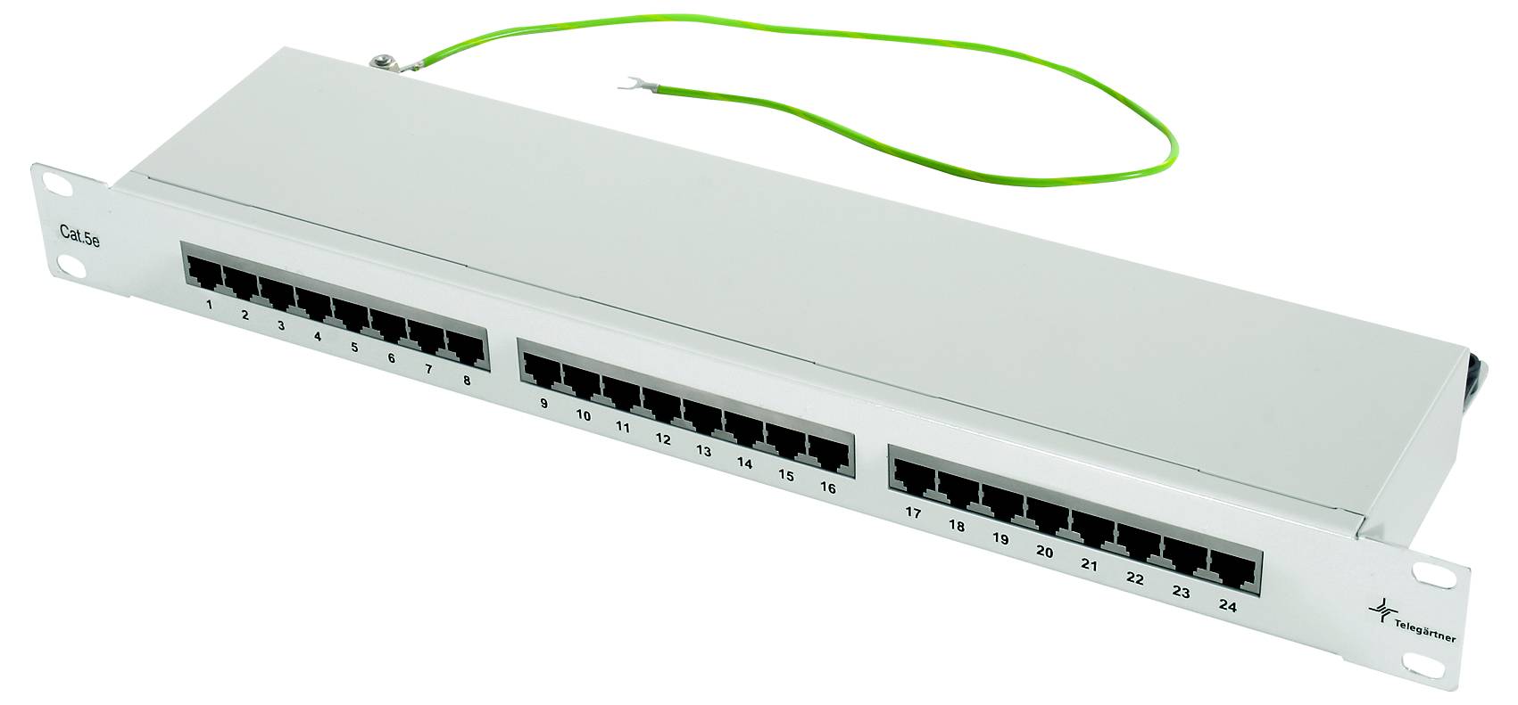 24portový ethernetový síťový přepínač s číslovannými porty na přední straně a dvěma zelenými kabely připojenými nahoře