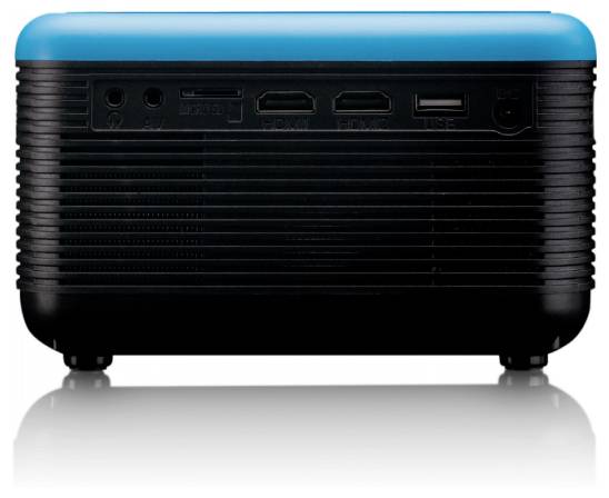 Detailní záběr černého elektronického zařízení s modrým horním panelem, který obsahuje různé porty včetně HDMI, USB a DC vstupu na boku.