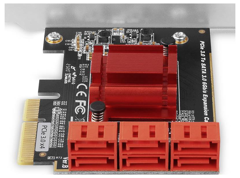 Rozšiřující karta PCIe s červeným chladičem a třemi červenými porty SATA, označená pro expanzi PCIe 3.0 na SATA 3.0 x4.