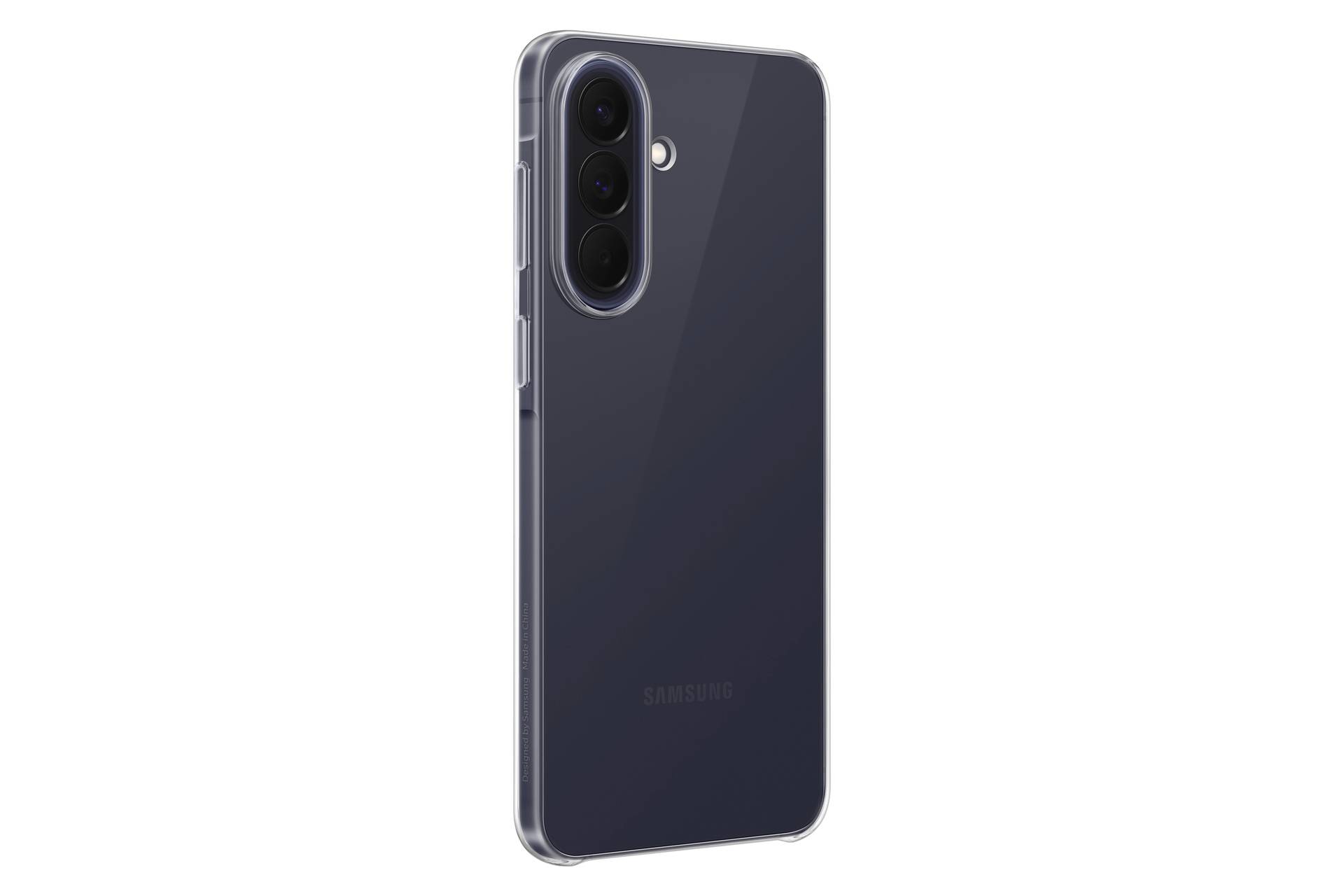 Zadní pohled na tmavý smartphone Samsung se třemi zadními kamerami a jednoduchým bleskem, zobrazen na bílém pozadí.