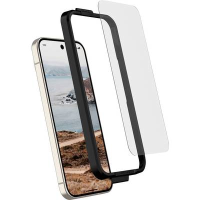 Smartphone s černou ochrannou fólií na celou obrazovku zobrazenou vyrovnanou přes displej spolu s dodatečným čirým ochranným skleným panelem vedle něj.