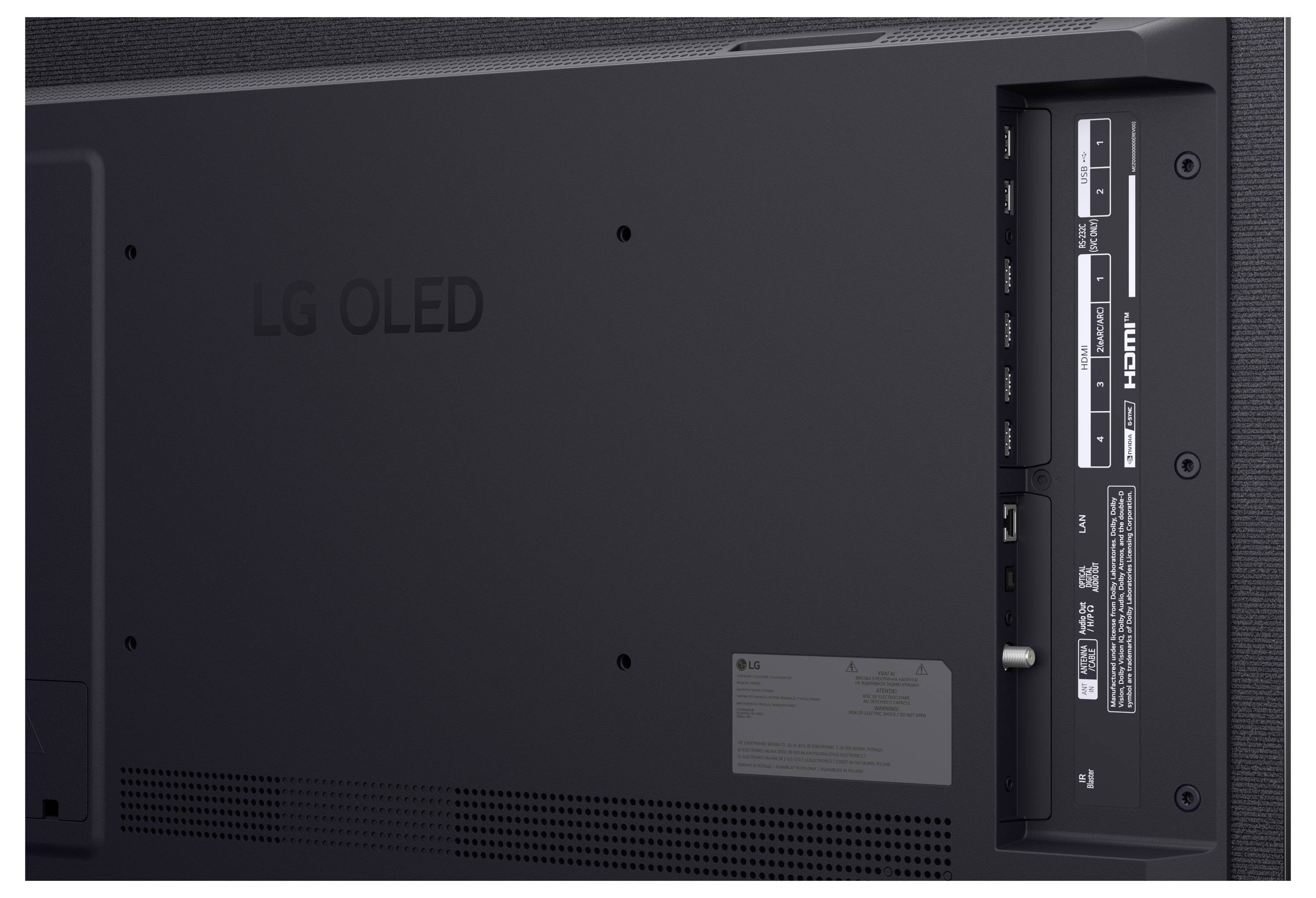 Zadní strana OLED televize LG s panelem vstupů a porty, včetně otvorů pro upevnění.