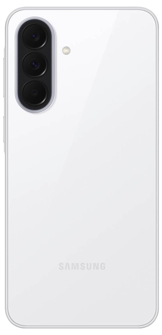 Zadní strana bílého smartphonu Samsung se vertikálním trojitým fotoaparátem a bleskem v levém horním rohu.