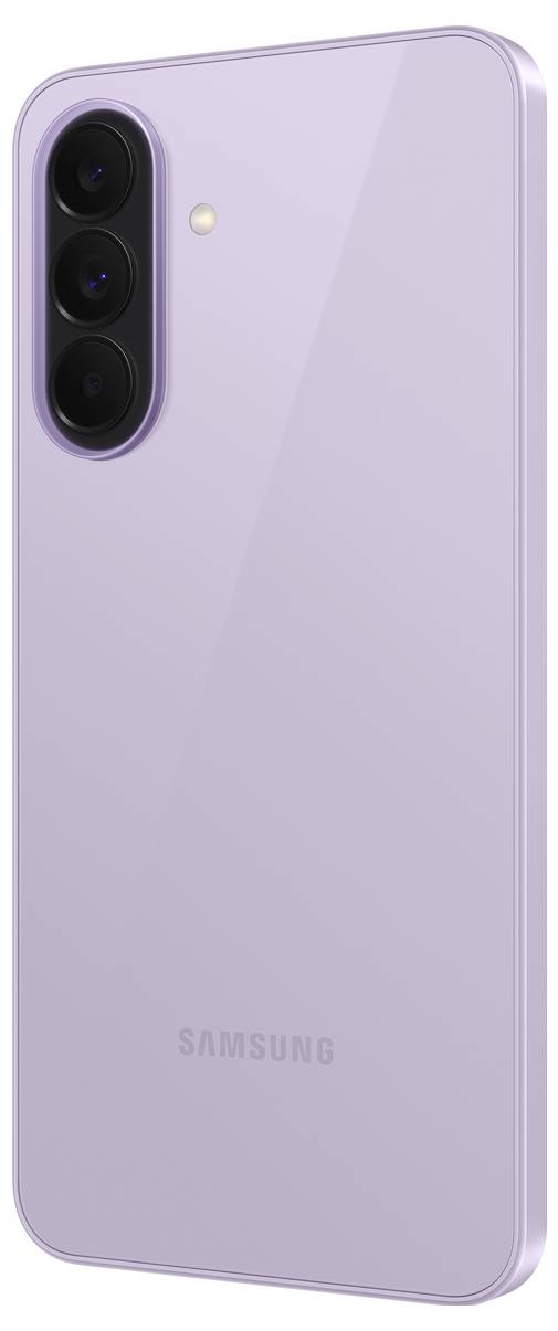 Zadní pohled na levanduľový telefon Samsung s vertikálním trojitým fotoaparátem a bleskem v blízkosti levého horního rohu.