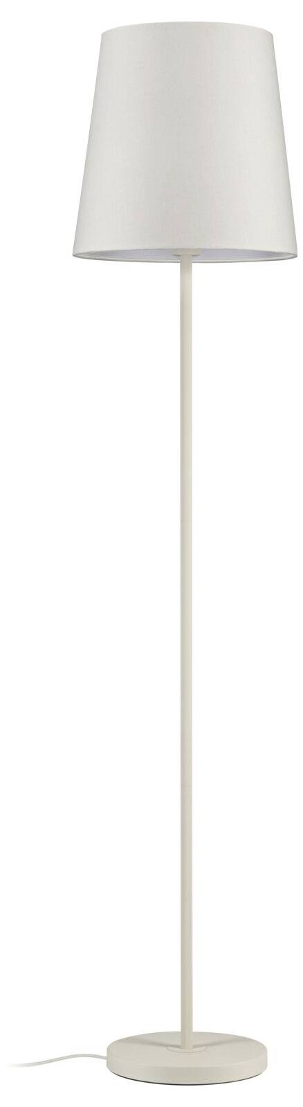 Vysoká bílá stojací lampa s kuželovitým stínidlem tvaru bubnu, štíhlou nohou a kulatou základnou na jednolitém pozadí.