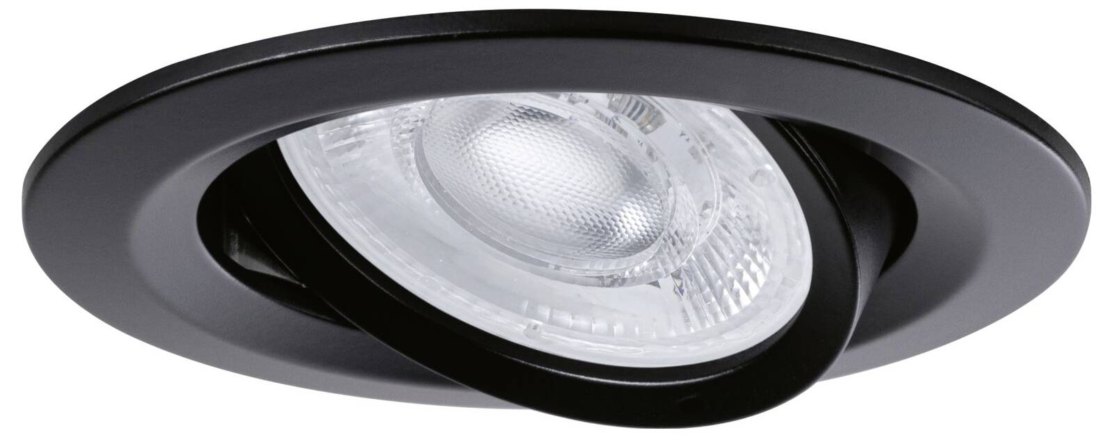 Černý zápustný stropní reflektor s nastavitelným kulatým rámecem a čirým čočkovým difuzorem skloněným dolů.